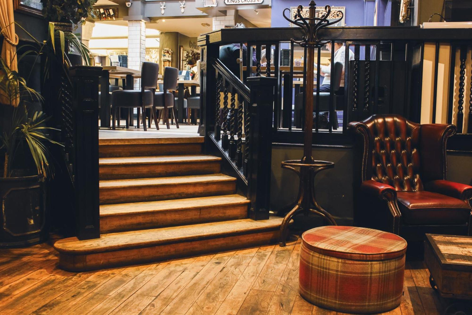 The Kings Arms Hotel Swindon Exterior photo